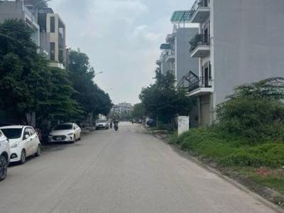 CC cần tiền bán 1 cặp lô đất khu dân cư số 2 - Xương Giang - Tp Bắc Giang .