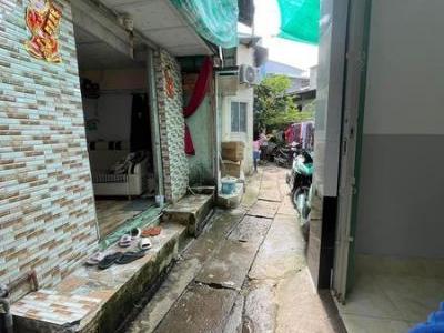 Cho thuê nhà hẻm gần Tư Tưởng, Bình Khánh, cách cầu quay 300m2