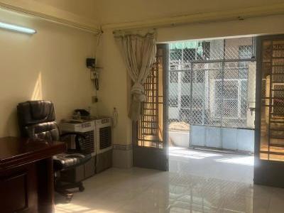 Cho thuê nhà nguyên căn Phường 7 BL Nhà có 1 phòng khách, 2 phòng ngủ, 1 phòng bếp, 1 WC và sân sau