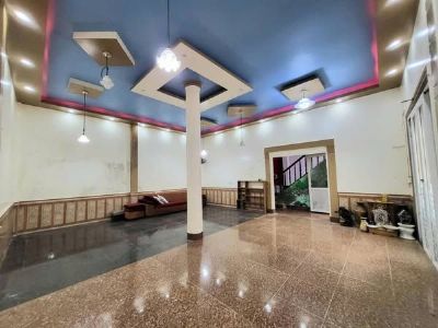 Em bán căn nhà 3 tầng, hướng Tây Nam gần vincom tp Sơn La. Khu đường Giẳng Lắc