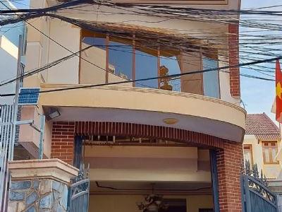 Cần bán giá nay chỉ còn 5 tỷ 250 triệu đồng thương lượng nhà trung tâm TP Nha Trang