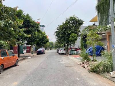 Bán lô đất thuận tiện kinh doanh khu tái định cư Trâu Quỳ, Gia Lâm, Hà Nội.