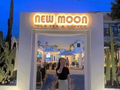 Cần sang quán cafe New Moon Đ/c: 109 Trường Chinh, kp 6 phường 3, Tp Tây Ninh.