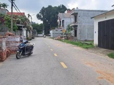 Tôi cần bán ô đất nhà nước Đường quy hoạch 13.5m Cách QL2C 100m Dân cư ấm và thân thiện