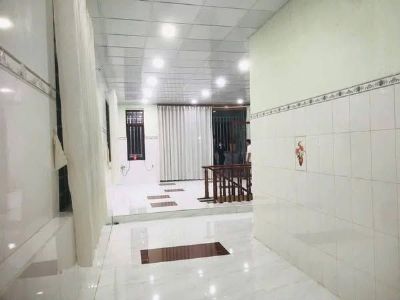 CHO THUÊ NHÀ MẶT TIỀN NGUYÊN CĂN SỬ DỤNG 600m có 5 phòng ngủ