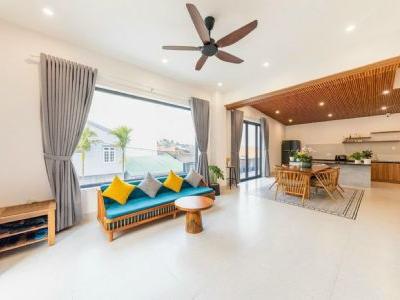 Một chiếc villa xinh xắn tông màu trắng, ấm áp dành cho kì nghĩ của gia đình bạn.
