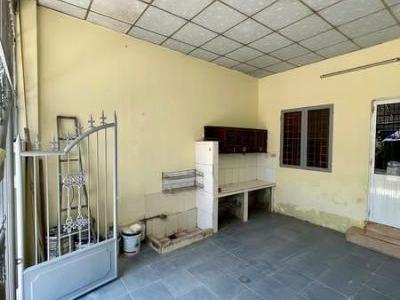 CHO THUÊ NHÀ KIỆT OTO HÀN MĂC TỬ HUẾ GẦN ĐẬP ĐÁ  cao ráo lụt ko vào nhà