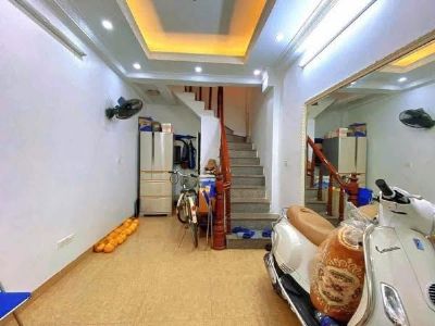 [Chính chủ] Mình cần cho thuê nhà đầu phố Ngọc Hà, Ba Đình, vị trí cực đẹp, giá tốt.