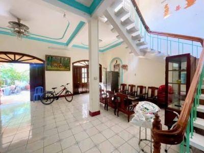 Bán căn nhà có sân vườn rộng đường nội bộ Nguyễn Huệ, Phường 2, Tuy Hoà, Phú Yên