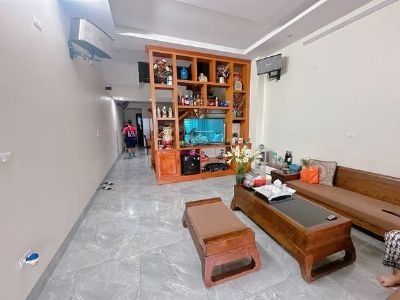 Cần bán căn nhà 3 tầng 1 tum TRỤC ĐƯỜNG 13.5m kđt MINH PHƯƠNG VIỆT TRì DT 81m mặt tiền 4,5m