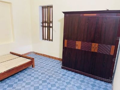 Cho thuê nhà 2 tầng sạch sẽ thoáng mát 50m ra đường 10, đối diện sư đoàn 350 Ninh Bình