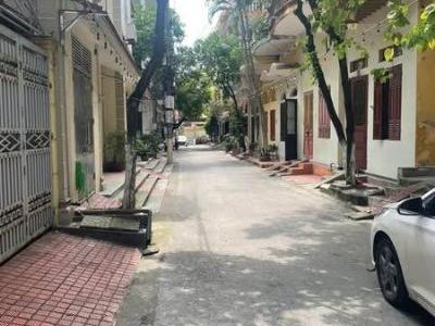 Gđ cần Bán nhà 3 tầng gần viện 5, phúc thành. Ngõ đường Trương Hán Siêu Ninh Bình