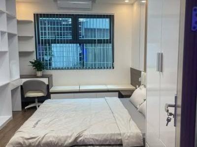 CC cho thuê nhà 3 tầng 42m2 đầu chợ tổ 5 Yên Nghĩa, Hà Đông, oto qua cửa, kinh doanh spa, nail, mi.
