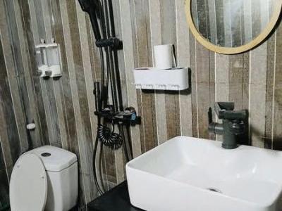 Nhà em còn phòng trọ cho thuê địa chỉ 045 phạm ngọc thạch kim tân, phòng khép kín