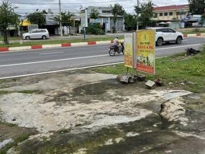 Cho thuê Quán nằm ngay UBND xã Đăkbla, quốc lộ 24 đường 2 chiều, ngay khu chợ