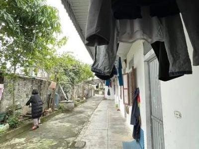 Cần cho thuê 1 phòng trọ khép kín ( ảnh cũ phòng đã dc sơn lại) Vũ Quang tp Hà Tĩnh
