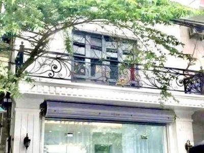 Chuyển nhượng căn nhà mới 2,5 tầng thuộc phường Tân Quang vị trí đắc địa, tt của TP.Tuyên Quang
