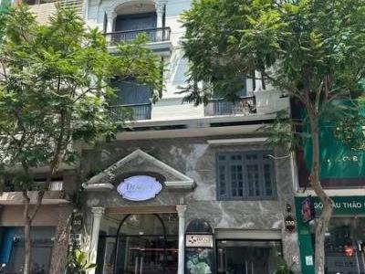 Tòa Nhà Đẹp - Trục Đường Sầm Uất,  Đắc Địa Quận 10