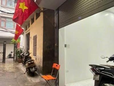 Cho thuê nhà nguyên căn 5 tầng ngõ 46x Đội Cấn, Ba Đình