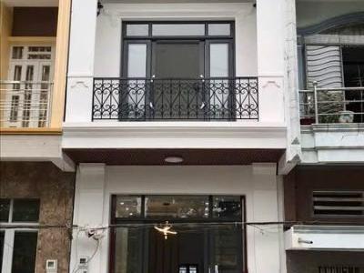 NHÀ BÁN ĐỐI DIỆN CÔNG VIÊN GẦN CHỢ BÌNH KHÁNH