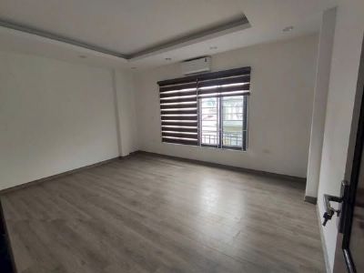 Cho thuê nhà mặt ngõ rộng Thái Hà - Láng Hạ