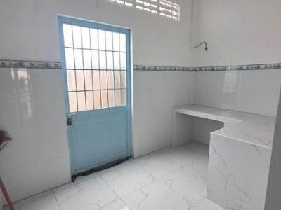 CHO THUÊ NHÀ CẤP 4 MẶT TIỀN. Ở DC 7 ĐẾN 8 NGƯỜI.
