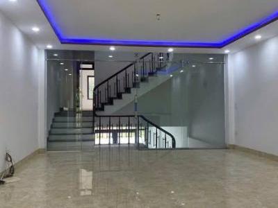 chủ cần gấp bán nhanh căn nhà 2 tầng 1 tum đep hiện đại trần phú đoạn bằng phẳng b5