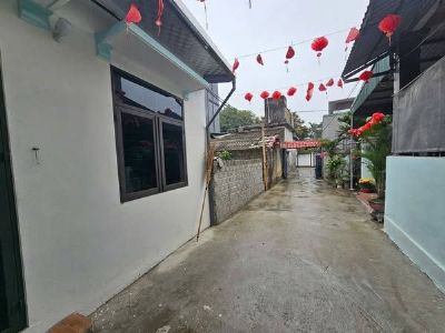 Chỉ 1tỷ 3 xx tr tr có căn nhà cấp 4 mới tinh có gác xép cao