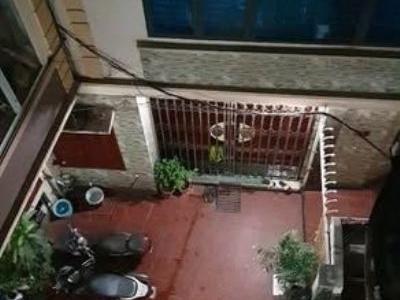 Cho thuê nhà nguyên căn ngõ 270 Trương Định Hoàng Mai.
