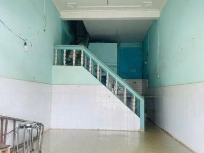 Cho thuê nhà nguyên căn mặt tiền đường Hùng Vương khu quán xá đông đúc.