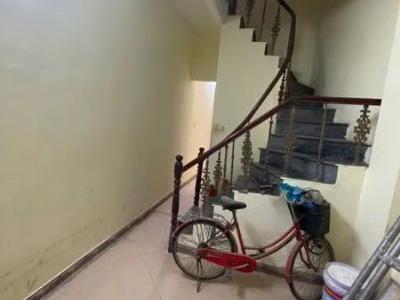 Chính chủ Cho thuê nhà nguyên căn ngõ 89 phố Lương đình của- Đống đa Diện tích: 30m x 4 tầng