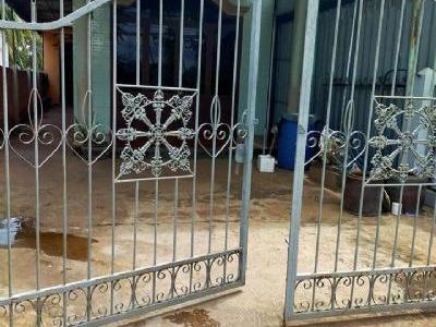 Cần bán căn nhà 6x40m  Mặt tiền tỉnh lộ 765.Có hai mặt tiền đường và thổ cư