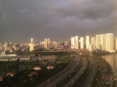 Chuyển nhượng căn 3pn,2vs Tòa G1 Vinhomes green bay 92m, ban công đông nam