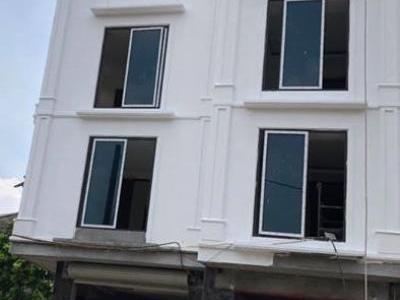 Nhà 4 tầng mới xây ngay cầu am Hà Đông ô tô đỗ cửa vào nhà thoải mái giá nhỉnh 4 tỷ chút