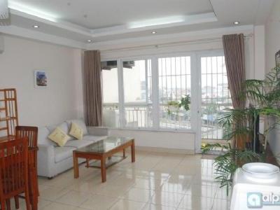 Cho thuê căn hộ 1 buồng ngủ tại khu Trúc Bạch, Ba Đình, Hà Nội