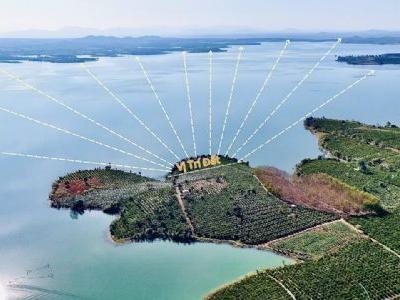 Bán đất view hồ có 3 mặt tiền, đường lớn xe hơi vào tận nơi, cách chợ, trường học cấp 1,2,3 chỉ 5p