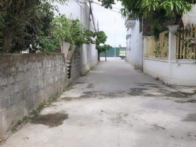 Chính chủ cần tiền bán nhanh lô góc  s 45 m2 ngõ taxi đối diện với đô thị Vũ Phúc hướng tây nam