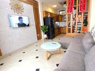 Nhà đẹp bay nhanh 2 mặt thoáng Sân riêng Trung Tâm quận Đống Đa