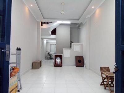 CHO THUÊ NHÀ 3 TẦNG GẦN BIG C CÓ MÁY LẠNH 9 TRIỆU (MIỄN TRUNG GIAN)