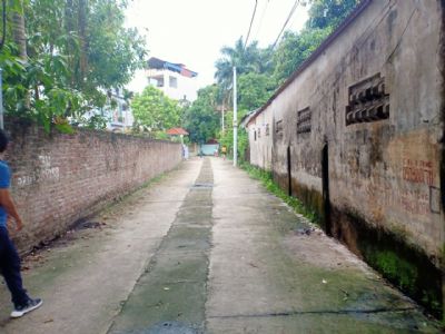 Gia đình cần bán mảnh hơn 700m2 , mặt quốc lộ 23, địa bàn xã Thanh Lâm, Mê Linh, Hà Nội