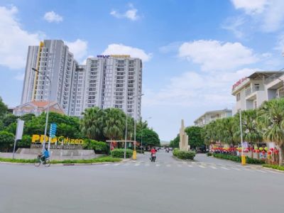 Tôi chính chủ cần bán gấp căn hộ HIm Lam Phú Đông. Giá 2,4tỷ. LH Đoàn Trâm 0902.693.715