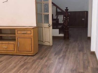 Bán nhà Cổ Nhuế 30m, 3t mt 3.3m, giá 2.25 tỷ Ba gác đỗ cửa, ngõ thông rộng.