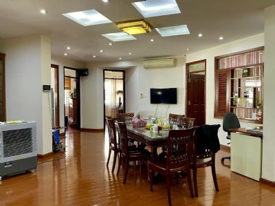 Bán căn hộ Chung Cư Mặt Đường Hoàng Đạo Thuý- Trung Hoà Nhân Chính. Toà 17T4 căn tầng 17 DT: 233.5m
