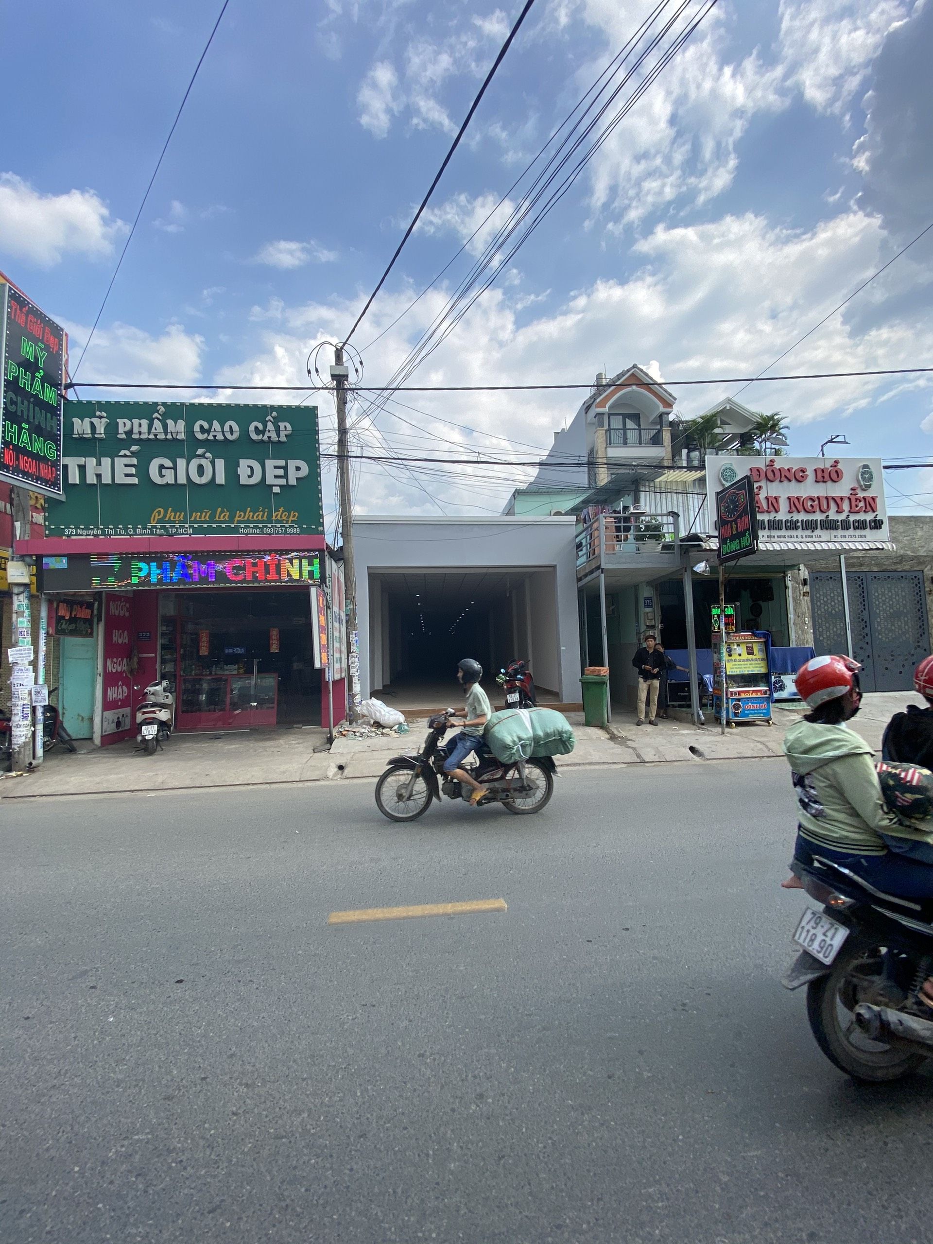 Hàng đẹp mặt Tiền Nguyễn Thị Tú chỉ “85 Triệu M2 “