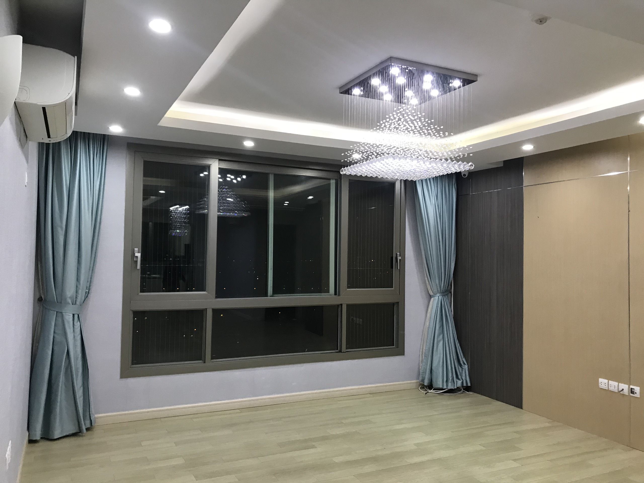Cần bán cc cao cấp Huyndai Hillstate Tô Hiệu Hà Đông 134m2 :3 phòng ngủ, 2 toilet, 1 khách, 1 bếp.