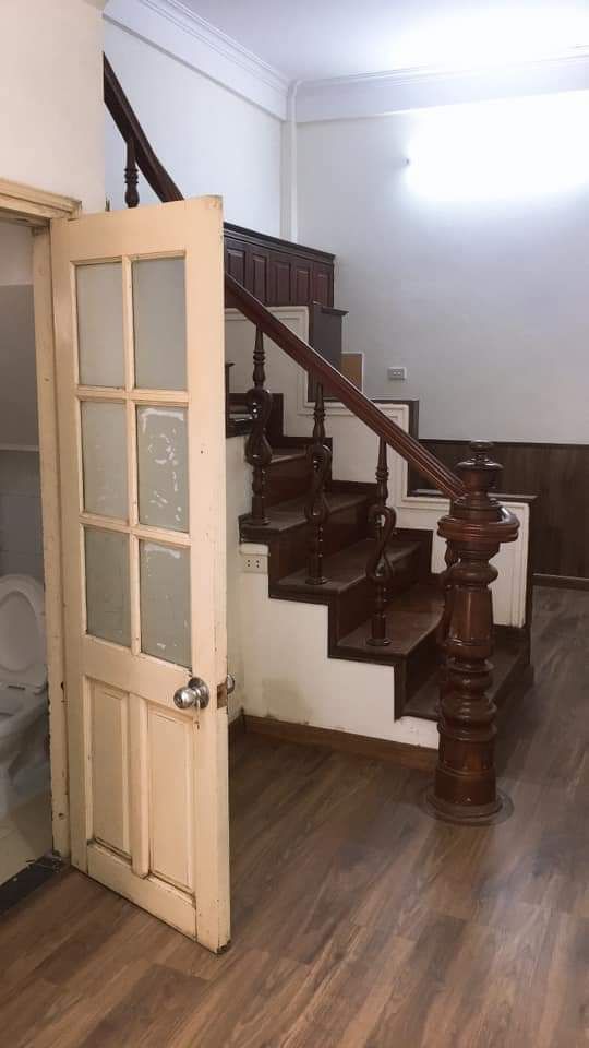 Bán nhà Cổ Nhuế 30m, 3t mt 3.3m, giá 2.25 tỷ Ba gác đỗ cửa, ngõ thông rộng.