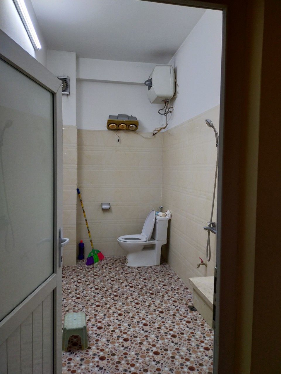 Chính chủ cần bán gấp nhà mặt phố Quang Trung, Hà Đông, Đường đôi 17m, vỉa hè 7m, 4 tầng, giá rẻ.