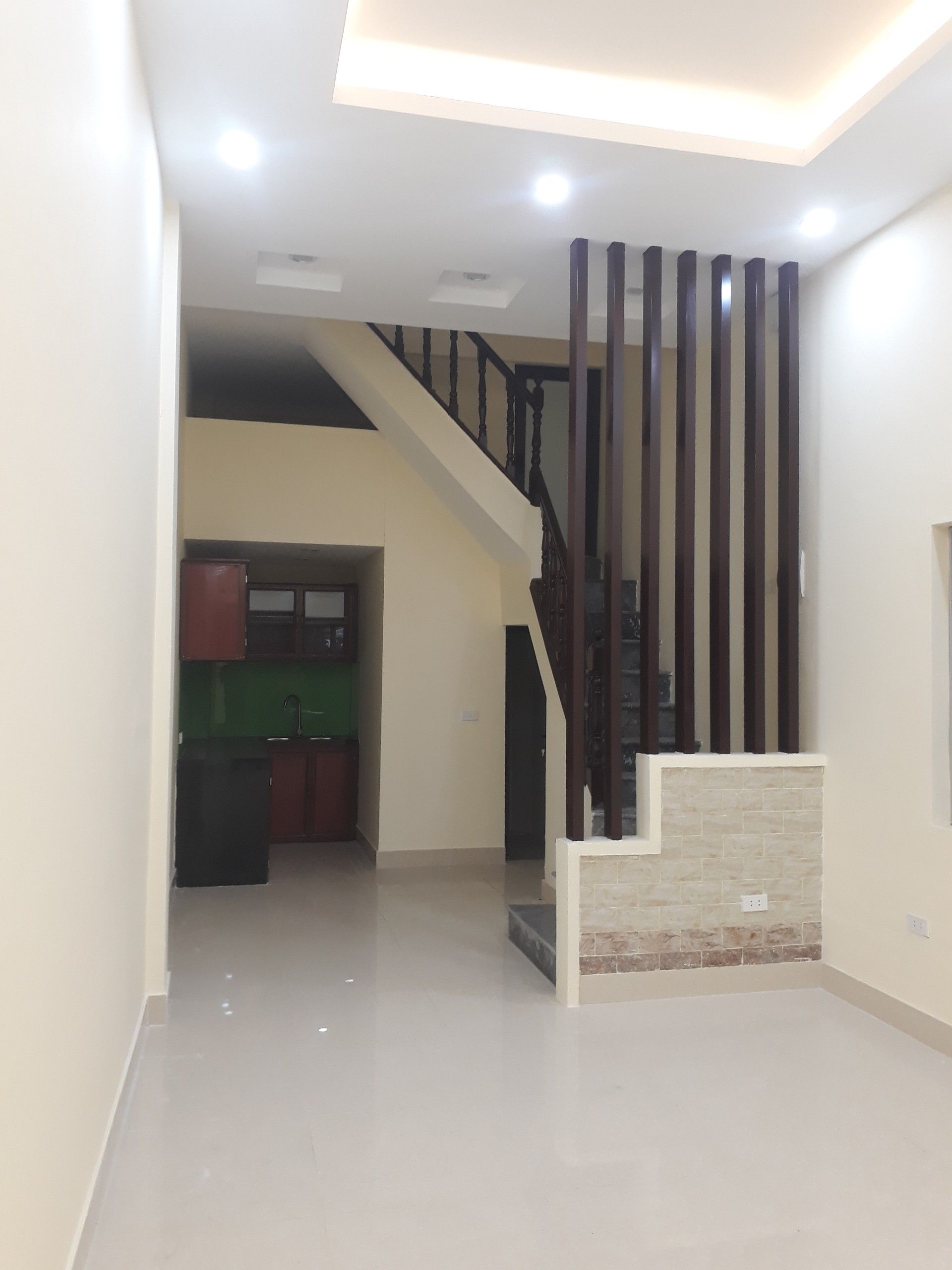 BÁN GẤP NHÀ LÊ TRỌNG TẤN 10M RA NGÃ TƯ VĂN PHÚ,CĂN GÓC,KINH DOANH ĐƯỢC, Ô TÔ ĐỖ CỬA,NHỈNH 4 TỶ