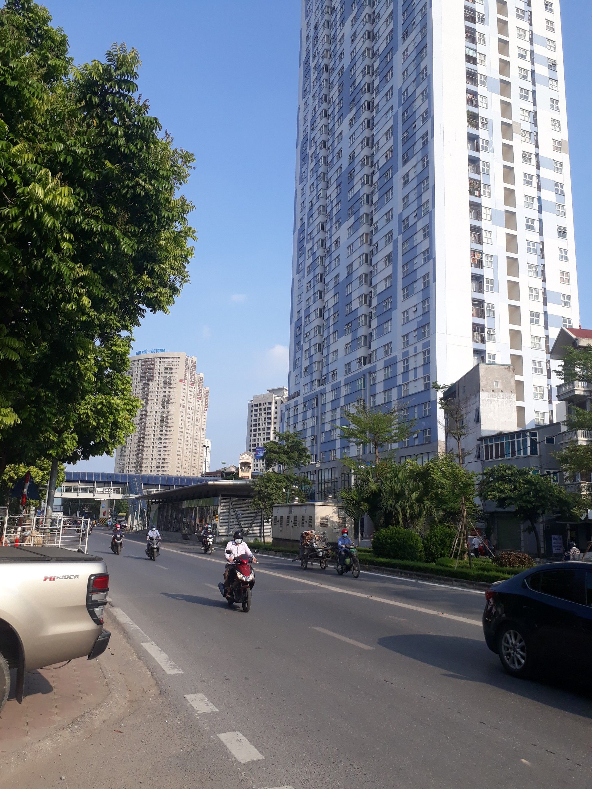 BÁN GẤP NHÀ LÊ TRỌNG TẤN 10M RA NGÃ TƯ VĂN PHÚ,CĂN GÓC,KINH DOANH ĐƯỢC, Ô TÔ ĐỖ CỬA,NHỈNH 4 TỶ