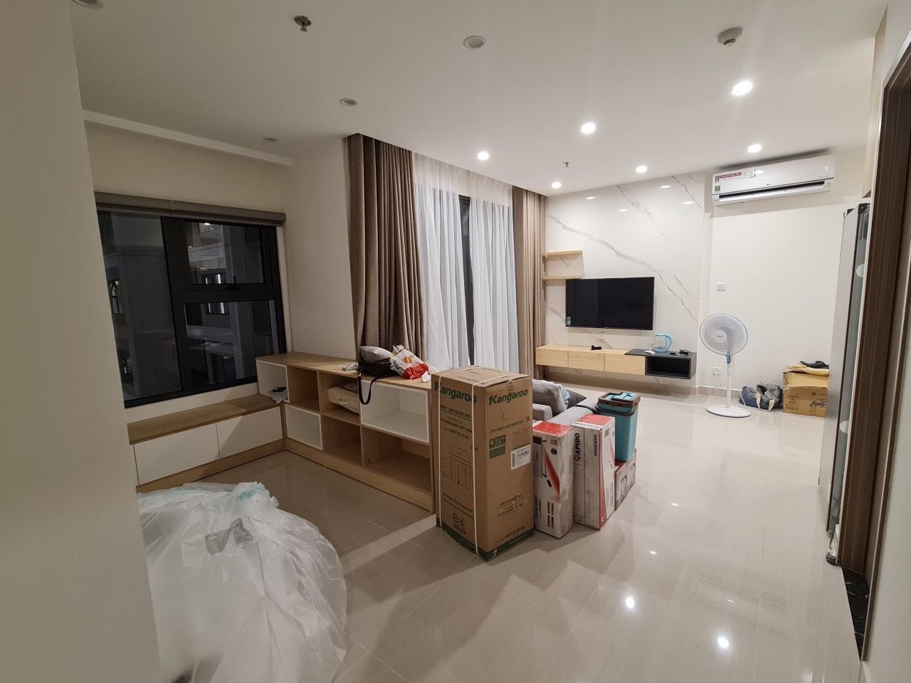 Chính chủ bán căn góc toà S103 view bể bơi, bàn giao full nội thất Giá 2.6tỷ bao phí diện tích 68m